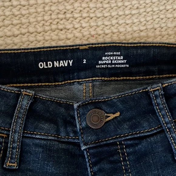 Old Navy High Rise Rockstar Super Skinny jeans, Size 2, Excellent Condition - Picture 2 of 6